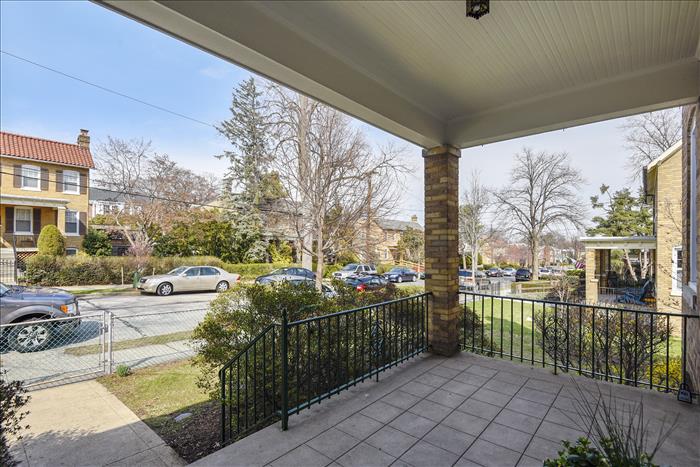 1007 Upshur St NE Washington DC Front Porch view